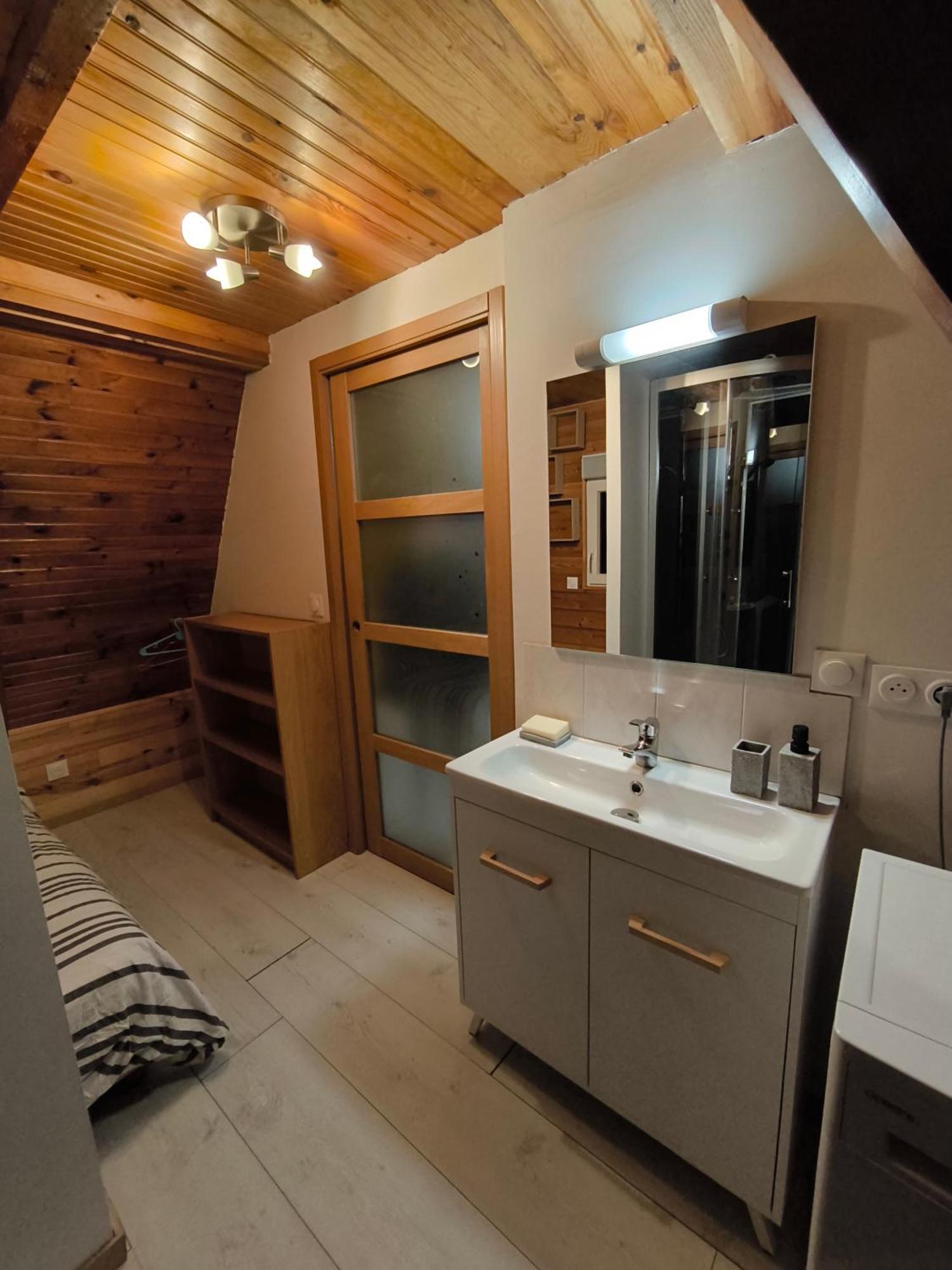 Petit Chalet Avec Terrasse Oust Extérieur photo